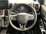 【純正革巻きステアリング】上質な革を使用することで、手にしっかり馴染みとても運転しやすいハンドルです♪