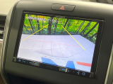 【バックカメラ】駐車時に後方がリアルタイム映像で確認できます。大型商業施設や立体駐車場での駐車時や、夜間のバック時に大活躍!運転スキルに関わらず、今や必須となった装備のひとつです!