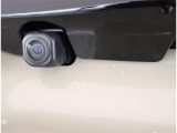 バックカメラが付いているので後方確認が非常にしやすいです。今や運転初心者も熟練者も必須装備!ついていて損はないですね♪
