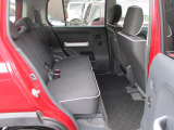 後部座席もゆったり快適です♪