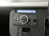 オートエアコンです。適切な温度を保ち、オールシーズン快適です。