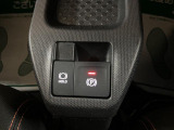 電動パーキングブレーキを装備しています☆パーキングブレーキが足踏み式や手引き式ではなく電動で行うことができます☆設定でシフトをパーキングに入れると自動でパーキングをかけるようにできます☆