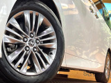 【純正18インチアルミホイール】外観にマッチした純正アルミホイールを装着しております。各種社外アルミホイールや、スタッドレスタイヤも取扱いしております。是非ご相談ください♪