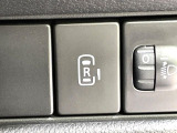 【パワースライドドア】スマートキーや運転席のスイッチでスライドドアの開閉が可能♪電動だから力を入れてドアを開ける必要が無く、小さいお子様でも、重い荷物を持っている時もラクに開け閉めできます♪