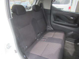 後部座席も乗り心地良好◎掲載後すぐに販売が決まってしまう場合もございますのでご来店前にお電話でご予約を頂ければ幸いです。
