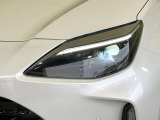 【LEDヘッドライト】悪天候や夜間走行時も良好な視界を確保し安心して運転できる高輝度LEDヘッドライトを装備!点灯速度が早く、消費電力も抑えられています。
