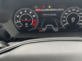 低走行車両入庫!レイアウトはステアリングスイッチで切り替えでき運転に集中しながら必要な情報を瞬時に得ることが可能です。