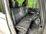 運転席シート廻りは使用感も少なく、良好な状態となっています。丁寧に使われていたことがよくわかりますね。