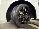 純正アルミホイールのお写真です。オシャレは足元からですね♪