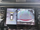 上位機種ナビなのでインテリジェント アラウンドビューモニターのカメラ映像をナビ画面に出力出来ます。また前後バンパーの障害物ソナーと連動しておりますのでナビ画面上で移動物を検知、お知らせ致します。