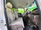 運転席シート廻りは使用感も少なく、良好な状態となっています。丁寧に使われていたことがよくわかりますね。