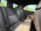 後部座席も気になるようなキズ・汚れやへたり等、大きなダメージはなく、良好な状態です。