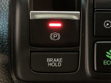 指先の操作でパーキングブレーキの「作動と解除」が行うことができる装備。ブレーキペダルから足を離しても停止し続けてくれるオートブレーキホールド機能。信号待ちなどの際には便利。ECO運転で低燃費走行♪