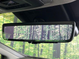 【デジタルインナーミラー】後席の大きな荷物や同乗者で後方が確認しづらい時でも安心!カメラが撮影した車両後方の映像をルームミラー内に表示。クリアな視界で状況の確認が可能です!