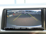 バックカメラ装備しております。駐車時に大変役に立ちますよ。駐車が苦手な方にも便利機能です。