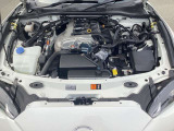 ロードスターRFのために専用設計されたSKYACTIV-G 2.0は、ソフトトップ車の「使い切る喜び」とは違い余裕をもった走行を可能にした「余す喜び」をテーマにしております。