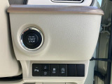 ボタン1つでエンジンを始動【キーレスプッシュスタート】!各機能のスイッチは運転席から操作ラクラク。