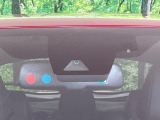 【トヨタセーフティセンス】走行中に前方の車両等を認識し、衝突しそうな時は警報とブレーキで衝突回避と被害軽減をアシスト。より安全にドライブをお楽しみいただけます。