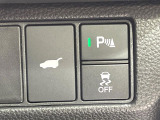 【パワーバックドア】スマートキーや運転席のボタンを押すだけでリアゲートが自動で開閉します!荷物を持っている時や、高い位置にあるバックドアを閉める際に便利な機能です♪