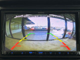 【バックカメラ】駐車時に後方がリアルタイム映像で確認できます。大型商業施設や立体駐車場での駐車時や、夜間のバック時に大活躍!運転スキルに関わらず、今や必須となった装備のひとつです!