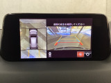 狭い場所での駐車やすれ違いなどでより的確な運転操作に役立つ360&deg;ビューモニターが装備されています。