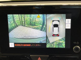 【パノラミックビューモニター】専用のカメラにより、上から見下ろしたような視点で360度クルマの周囲を確認することができます☆死角部分も確認しやすく、狭い場所での切り返しや駐車もスムーズに行えます。