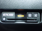 ■【ETC車載器】が装備されています。セットアップをしてお渡しとなり、ETCカードを差し込むだけで高速道路の利用が可能です。