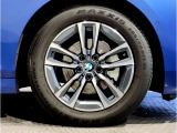 BMW純正アルミホイールです。納車時にはアルミホイールコーティングも承っております!是非ご検討下さいませ。