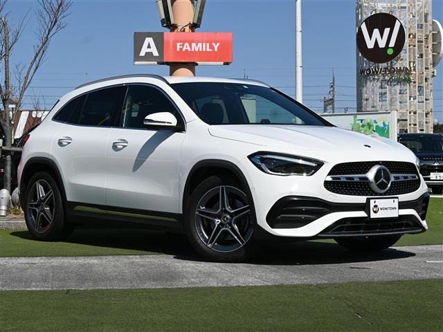 GLAクラスGLA200d 4マチック AMGライン 4WD4WD 本革シート