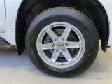 タイヤサイズは265/60R18!残り溝は7ミリ程度です!社外アルミホイール!