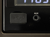 【USBポート】USBポートも装備されています♪スマートフォンのオーディオに連携も可能です。今や欠かせない装備の一つです!