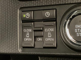 【両側電動スライドドア】リア両側は電動スライドドア!軽い操作で簡単開閉、狭い駐車場など乗り降り快適で強風時も安心です♪