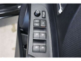 もちろん電動格納式ミラー、パワーウィンドウも装備しています。