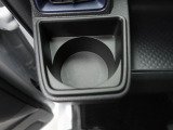 【カップホルダー】エアコン吹き出し口下部に設置されていますので使いやすさバッチリ!助手席から手の届くちょうどの位置です!