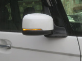■サイドミラーにもウィンカーが付いているので、歩行者などの視界に入りやすくなり安全です♪