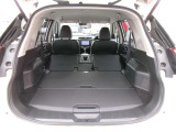 荷室広々。後席を倒して大きい荷物や長い荷物の積み込み可能に。