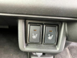 両席シートヒーター装備。寒い季節にはとても役に立つ有難い装備です。