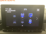 メモリーナビにフルセグTV機能あり。 ドライブや旅行に欠かせない装備です。