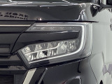 LEDヘッドライトは、点灯の瞬間から最大光量を発揮し、突然暗くなるトンネルなどでの安定感を高めます。