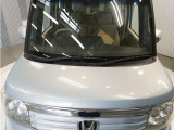 全車整備代金を車両本体価格に含んでおります。法定点検整備または定期点検を実施し、点検記録簿を発行致します。