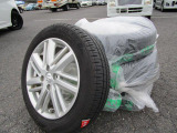 15インチラジアルタイヤ、純正アルミホイールも綺麗出す
