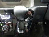 変速ショックの無い無段変速のCVT。燃費も良好です。