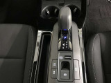 電動パーキングブレーキを搭載。スイッチ操作でパーキングブレーキを作動・解除することが可能ですので、操作の力が不要ですよ♪