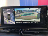 アラウンドビューモニターが装備されてるから、駐車場での車庫入れや、狭い道での走行もカメラで確認が出来るので安心。