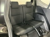 1列目から3列目まで広々大空間です。3列目シートは荷物が多い時や不要な時はアレンジして荷室として使用することが可能で便利に使えます