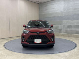お車購入のポイントとなるフロントマスクです!シャープな目つきが印象的なデザインのヘッドランプです。