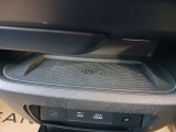 ワイヤレス充電器の画像になります