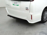 TRD製リヤバンパースポイラーを装着しております。