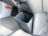 車内に持ち込んだ小物やドリンクがきちんと片付く収納も充実しています!