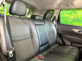 後部座席も気になるようなキズ・汚れやへたり等、大きなダメージはなく、良好な状態です。